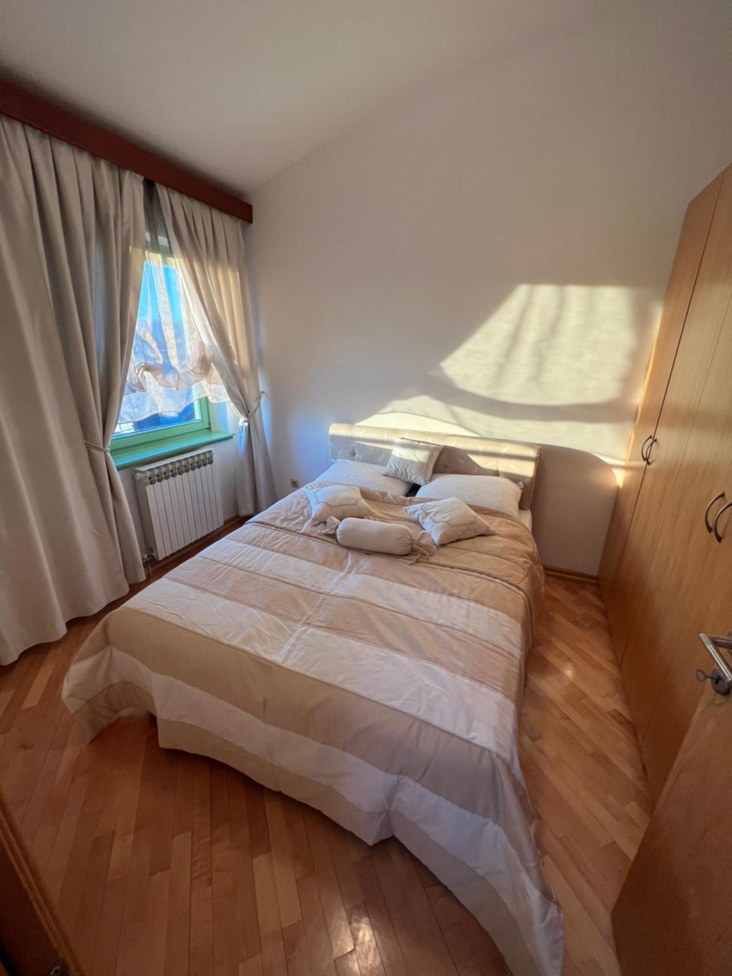 1 * Sarajevo