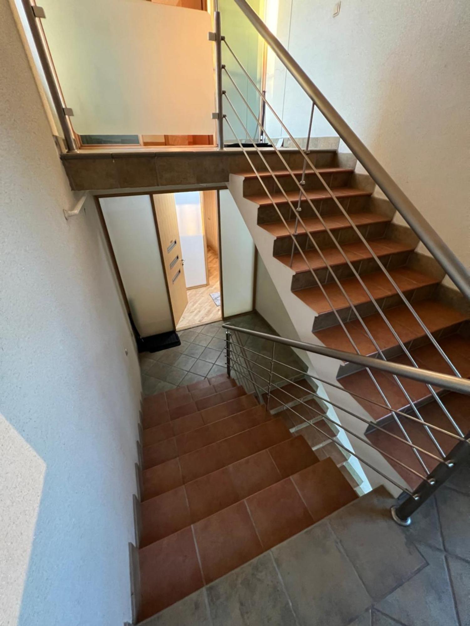 1 Apartment *